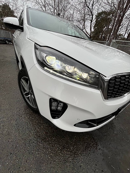 Kia Sorento 2 of 26