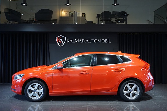 Volvo V40 3 of 15