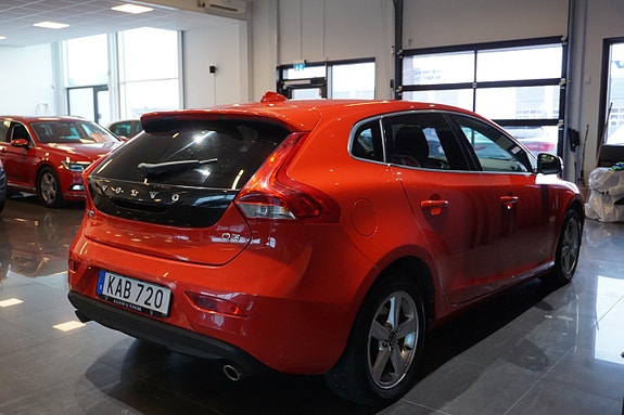 Volvo V40 7 of 15