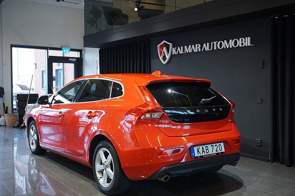 Volvo V40 6 of 15