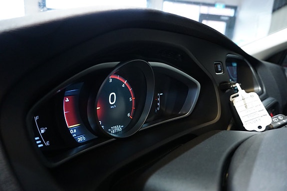 Volvo V40 12 of 15