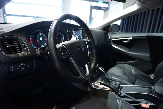 Volvo V40 11 of 15