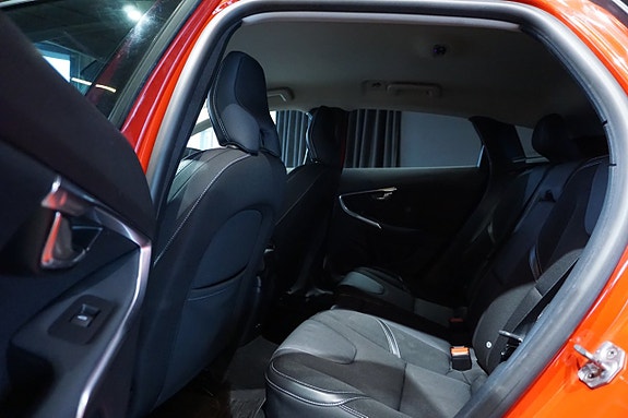 Volvo V40 8 of 15