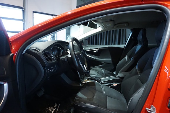 Volvo V40 13 of 15