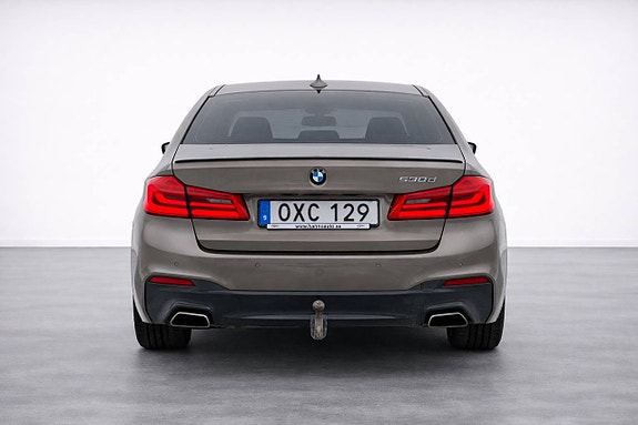 BMW 530d 3 of 5