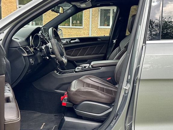 Mercedes-Benz GLE350 de 21 of 30