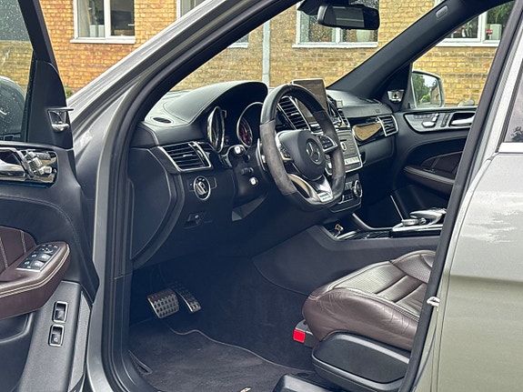 Mercedes-Benz GLE350 de 20 of 30