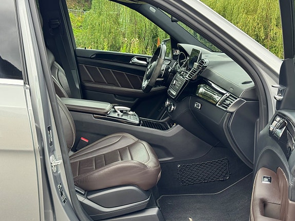 Mercedes-Benz GLE350 de 26 of 30