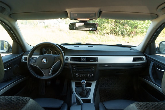 BMW 320d 16 of 18