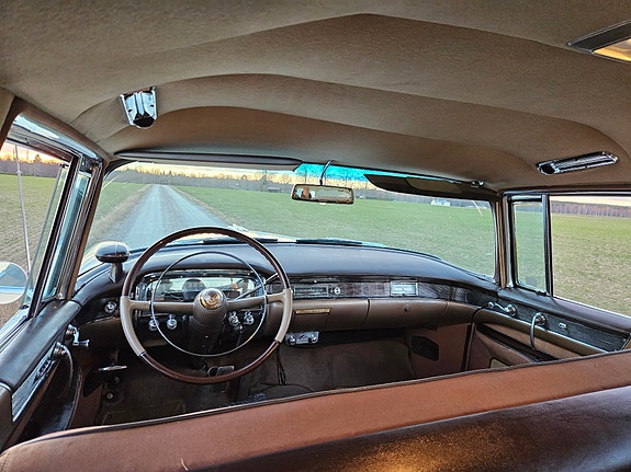 Cadillac Fleetwood 9 of 16