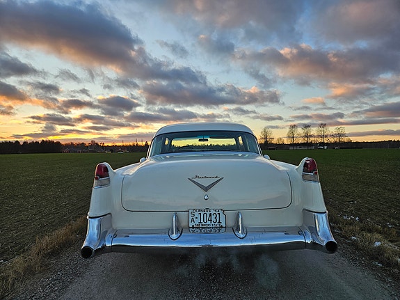 Cadillac Fleetwood 4 of 16