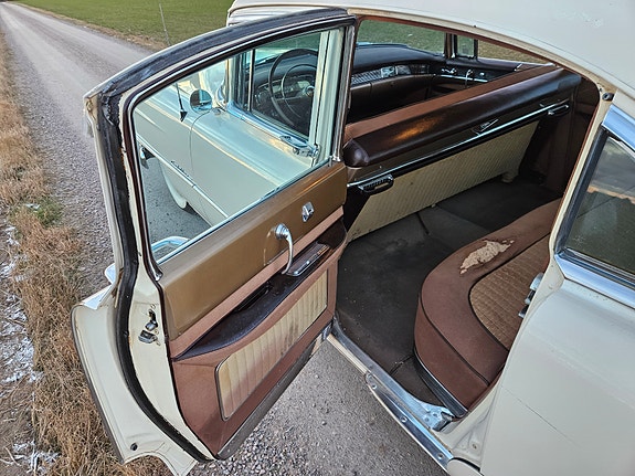 Cadillac Fleetwood 11 of 16