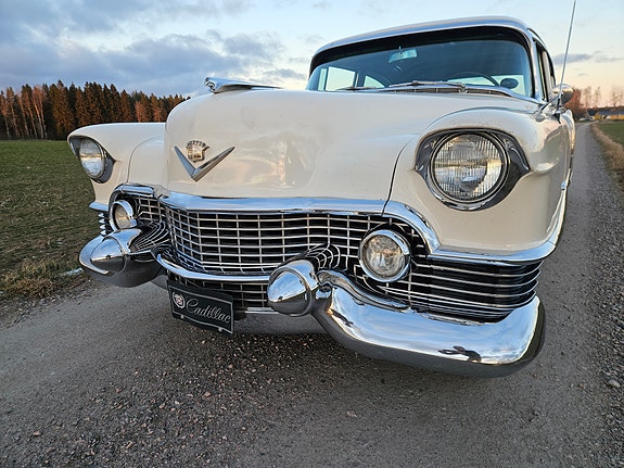 Cadillac Fleetwood 6 of 16