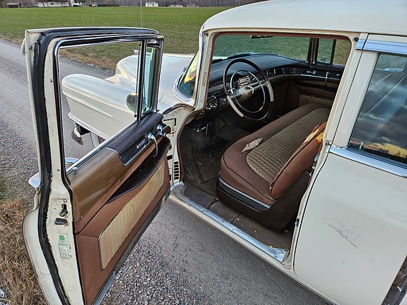 Cadillac Fleetwood 12 of 16