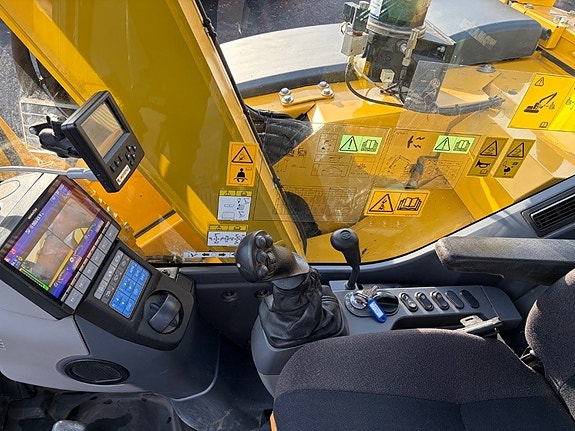 Komatsu PC78US-11 9 of 13