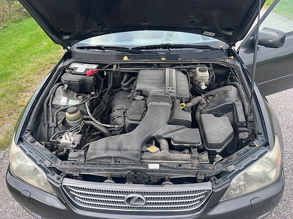 Lexus IS200 9 of 9