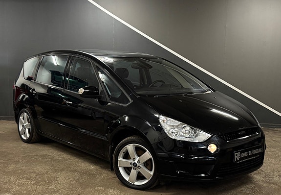 Ford S-MAX 3 of 5
