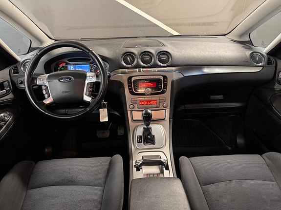 Ford S-MAX 12 of 18