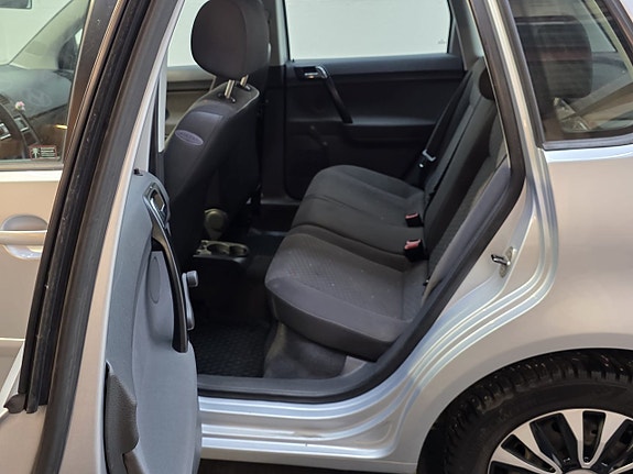 Volkswagen Polo 10 of 14