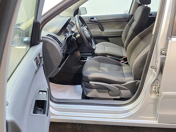 Volkswagen Polo 8 of 14