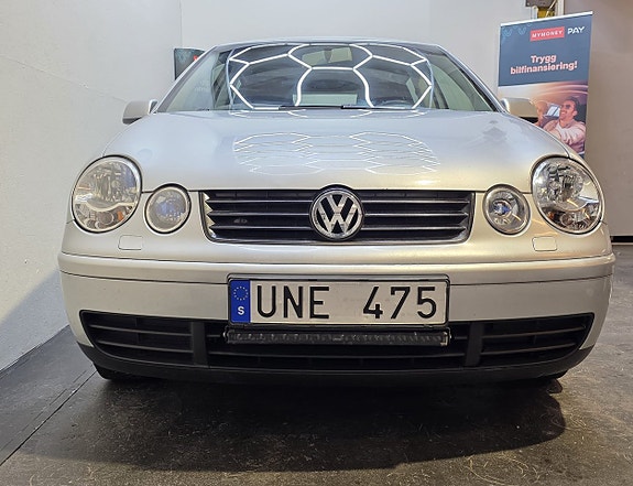 Volkswagen Polo 2 of 5