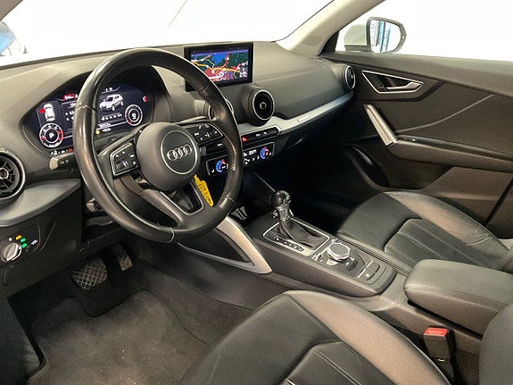 Audi Q2 8 of 17