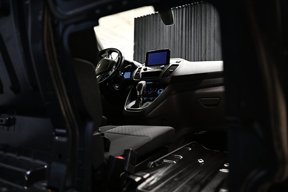 Ford Transit Connect 9 of 26