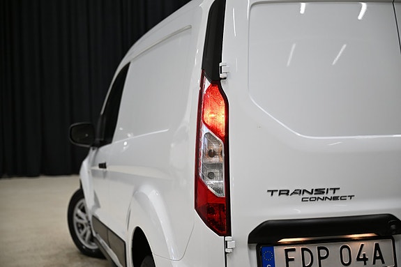 Ford Transit Connect 11 of 26