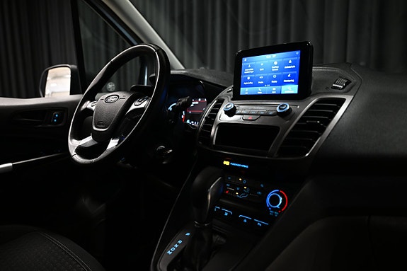 Ford Transit Connect 24 of 26