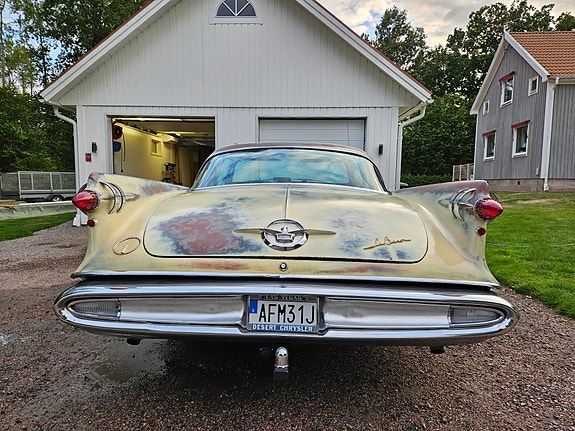 Chrysler Imperial 4 of 5