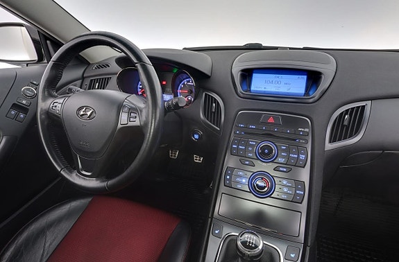 Hyundai Genesis 13 of 23