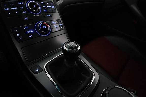 Hyundai Genesis 18 of 23