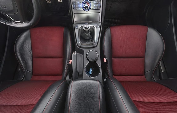 Hyundai Genesis 16 of 23