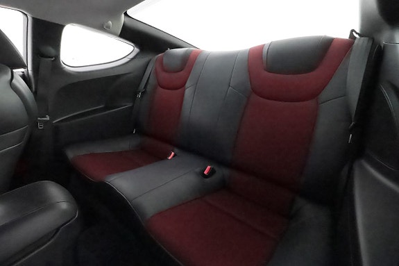 Hyundai Genesis 17 of 23