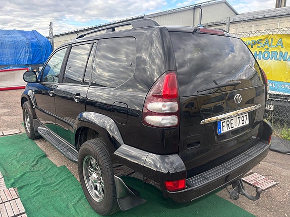 Toyota Land Cruiser 4 of 5