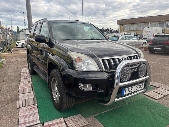 Toyota Land Cruiser 2 of 5