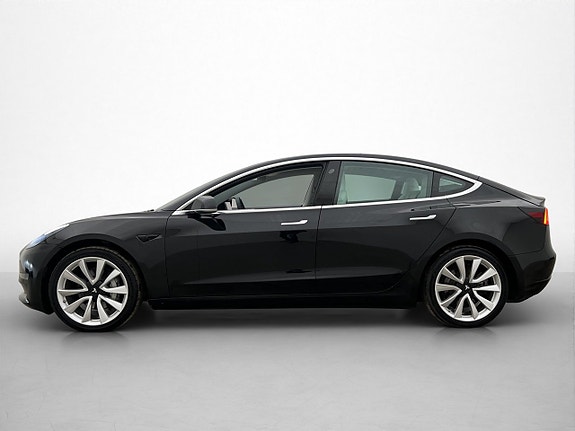 Tesla Model 3 5 of 5