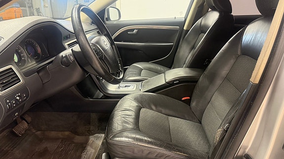 Volvo V70 7 of 8