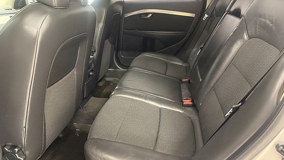 Volvo V70 8 of 8