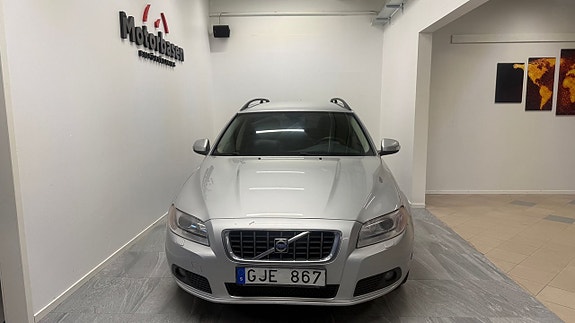 Volvo V70 3 of 8