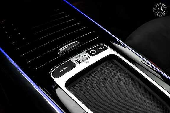 Mercedes-Benz GLA35 10 of 11