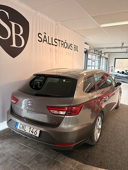 Seat Leon 3 of 5