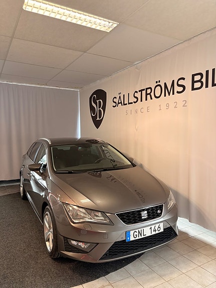 Seat Leon 2 of 5