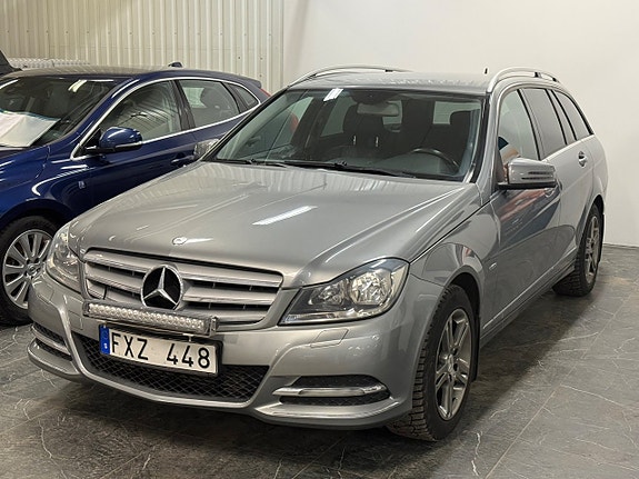 Mercedes-Benz C180 3 of 5