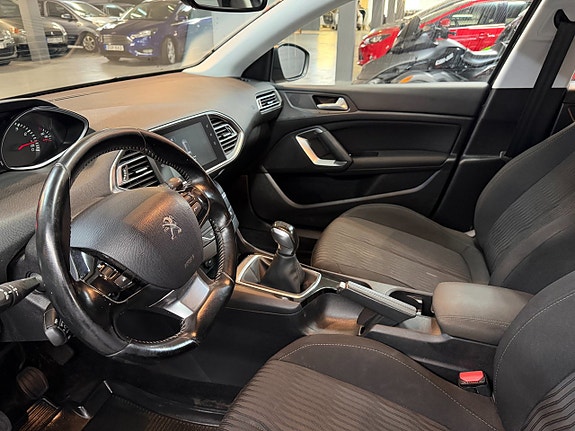 Peugeot 308 10 of 17