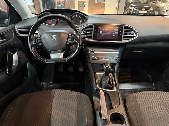 Peugeot 308 9 of 17