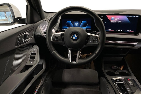 BMW 120 9 of 17