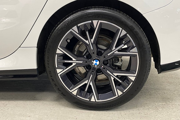BMW 120 14 of 17