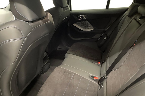 BMW 120 11 of 17