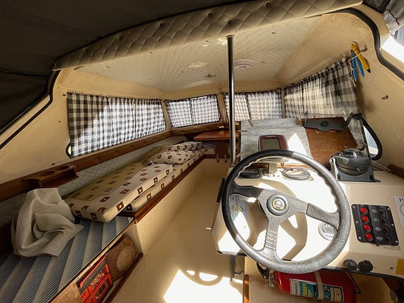 Uttern 560 HT – Klassisk hardtop med Yamaha (endast 80 H) 9 of 11